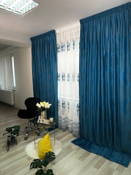 Draperie din catifea cu model baroc amprentat de culoare albastru 